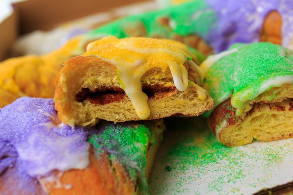 slide 2 of 2, Gambino's Original King Cake, 22 oz