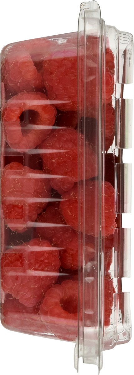 slide 4 of 14, Driscoll's Organic Raspberries, 6 oz
