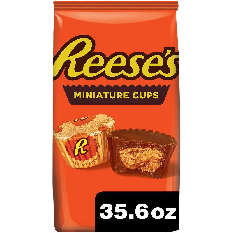 slide 1 of 6, Reese's Miniatures Milk Chocolate Peanut Butter Cups Candy - 35.6oz, 35.6 oz