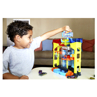 slide 20 of 25, Hot Wheels Stunt & Splash Car Wash Play Set, 1 ct