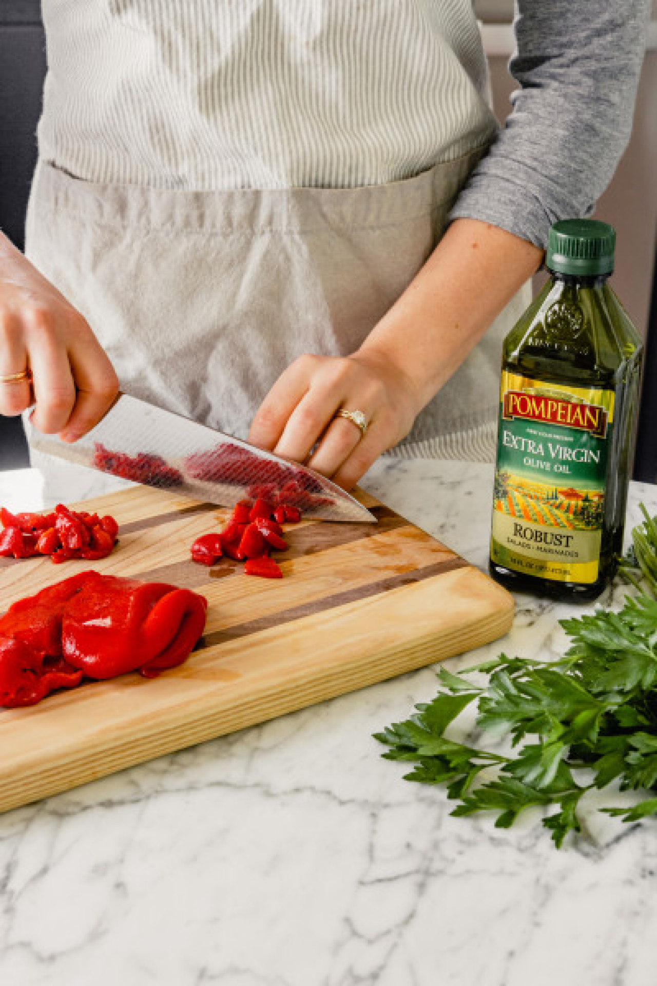 slide 3 of 5, Pompeian 16 oz Pompeian Robust Extra Virgin Olive Oil, 16 fl oz