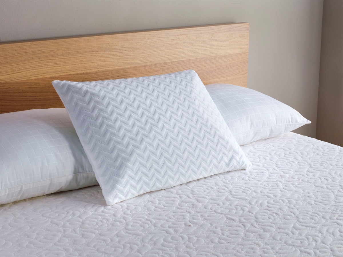 slide 9 of 13, R+R Memory Foam Bed Pillow, Standard/Queen, s/q