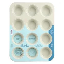Grand Gourmet Structured Silicone 12-Cup Muffin Pan (Cream)