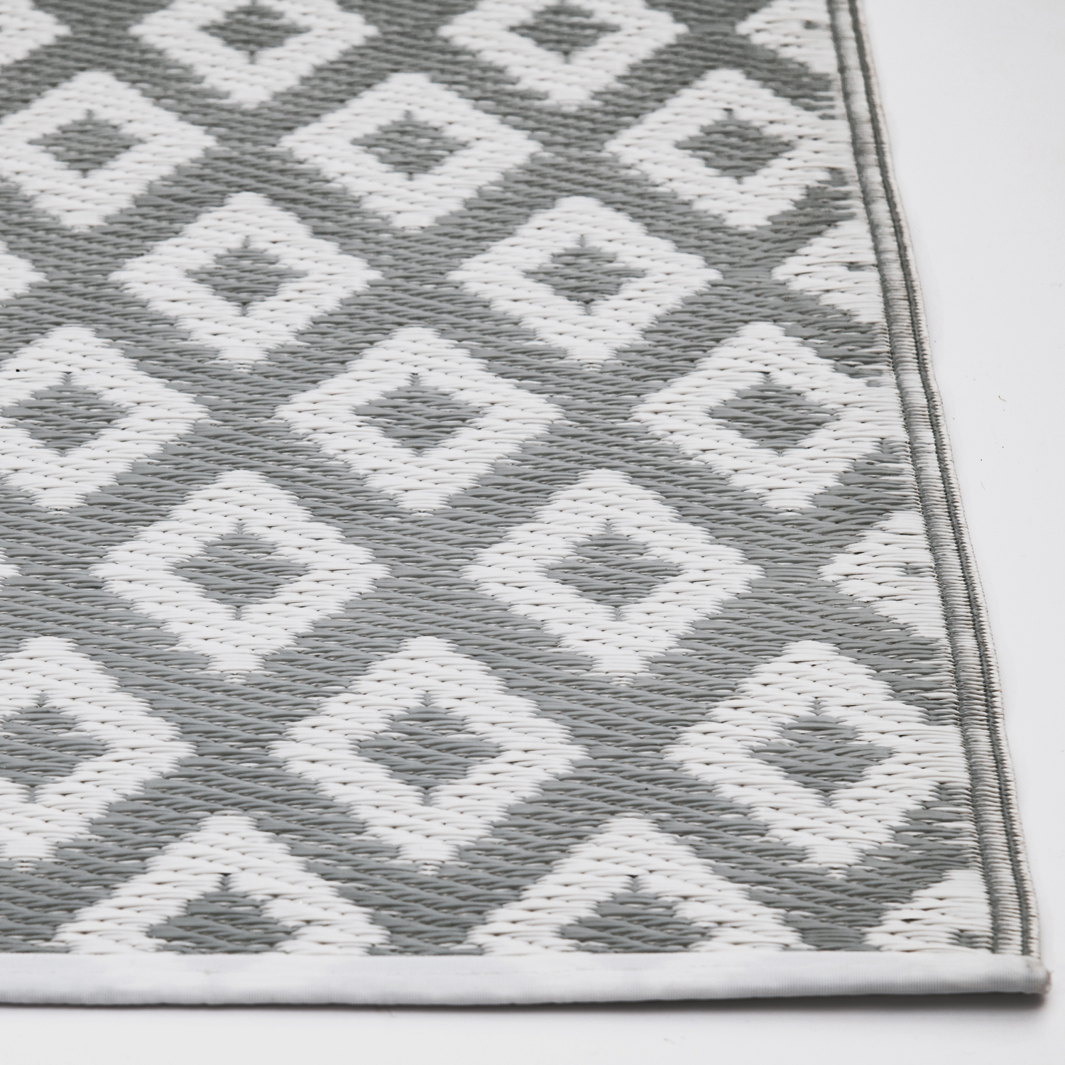 slide 8 of 8, Room & Retreat Polyweave Indoor/Outdoor Area Rug Diamond, 54 in x 78 in, Gray, 1 ct