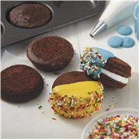 slide 5 of 9, Wilton Perfect Results 12 Cavity Muffin Top, 12cav