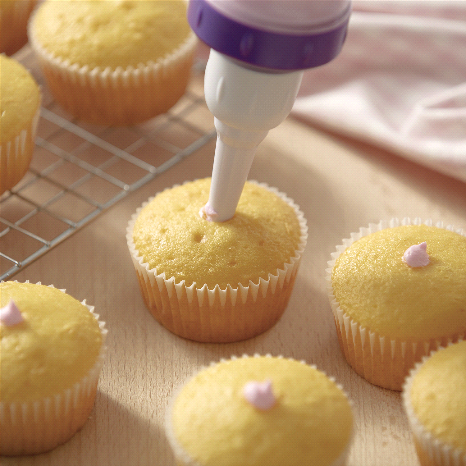 slide 5 of 5, Wilton Dessert Decorator Plus, 6 ct