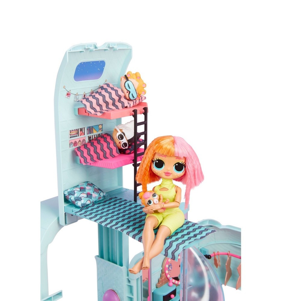 LOL Surprise 2 in 1 Glamper Fashion Camper with 55+ Surprises - the First  Vehicle for LOL Surprise dolls 