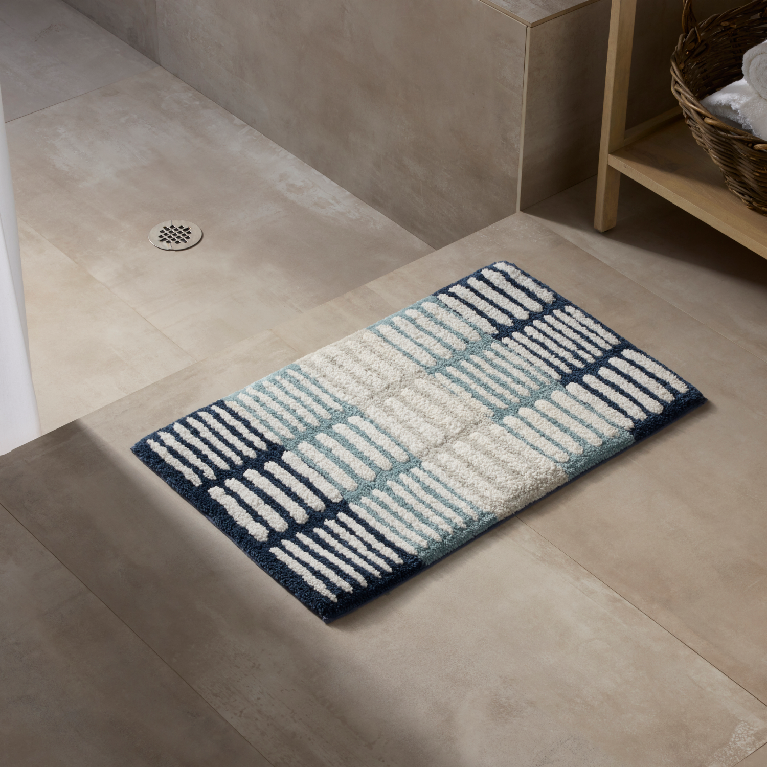 slide 3 of 5, Room & Retreat Andson Bathmat, 20 in x 32 in, Blue, 20 x 32 