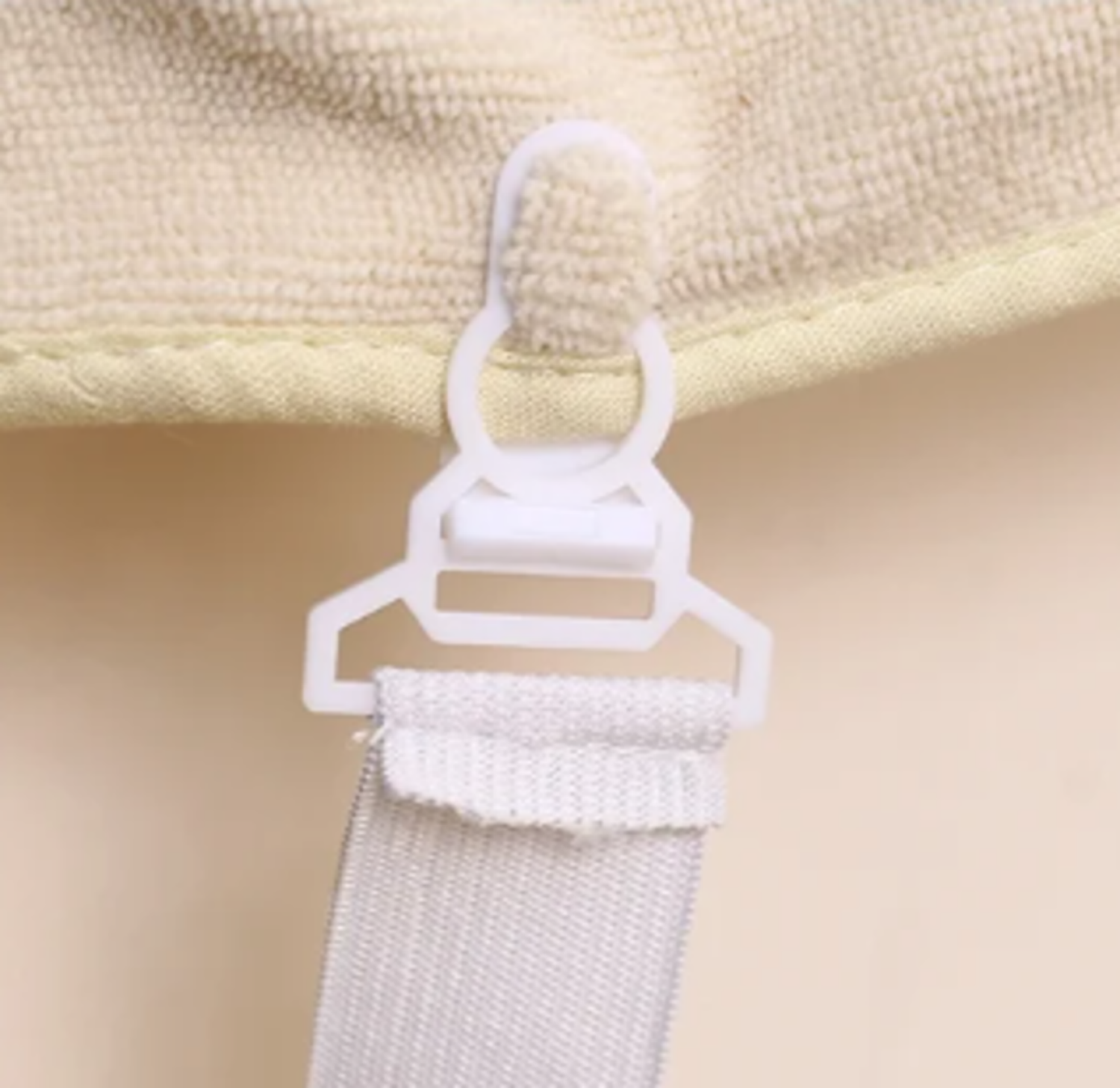 slide 2 of 2, R+R Room + Retreat Sheet Straps, 4 ct