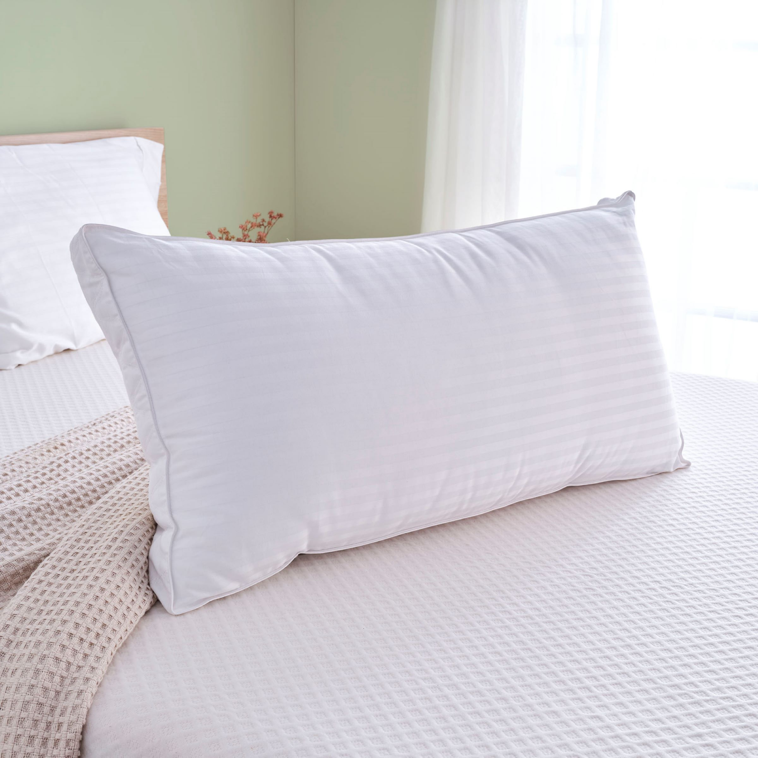 slide 3 of 7, Room & Retreat Hybrid Memory Foam Pillow, King, King Size