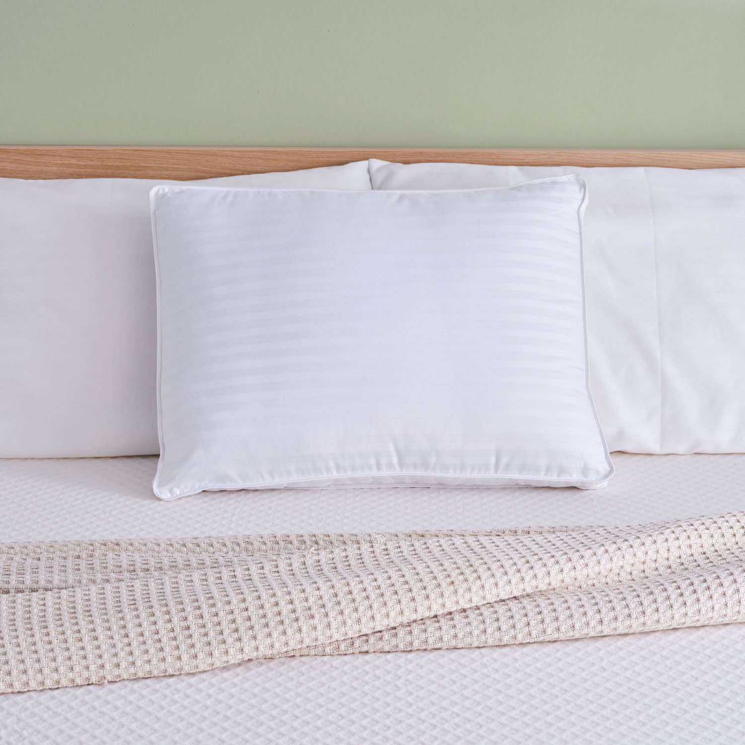 slide 4 of 6, Room & Retreat Hybrid Memory Foam Pillow, Standard/Queen, standard