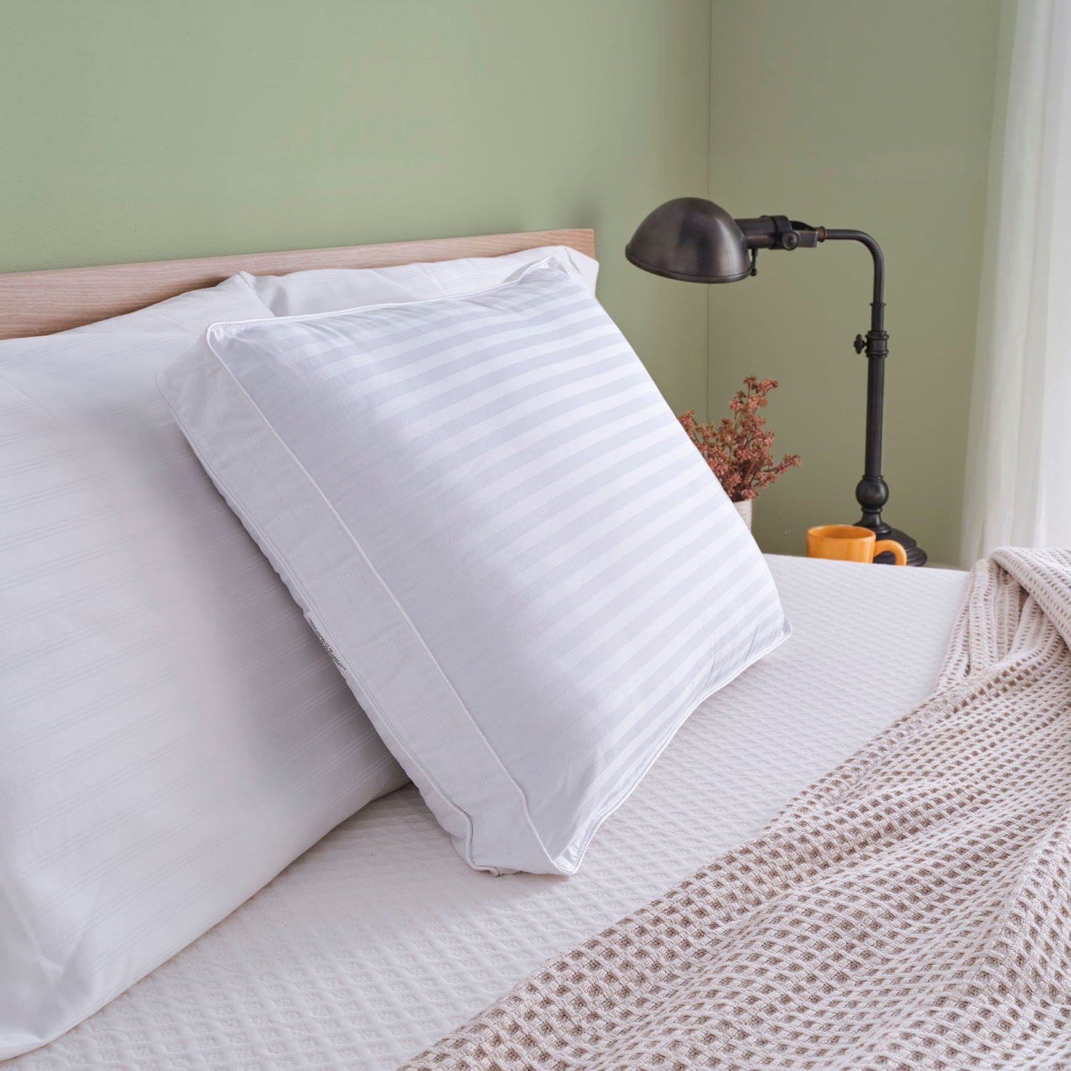 slide 6 of 6, Room & Retreat Hybrid Memory Foam Pillow, Standard/Queen, standard