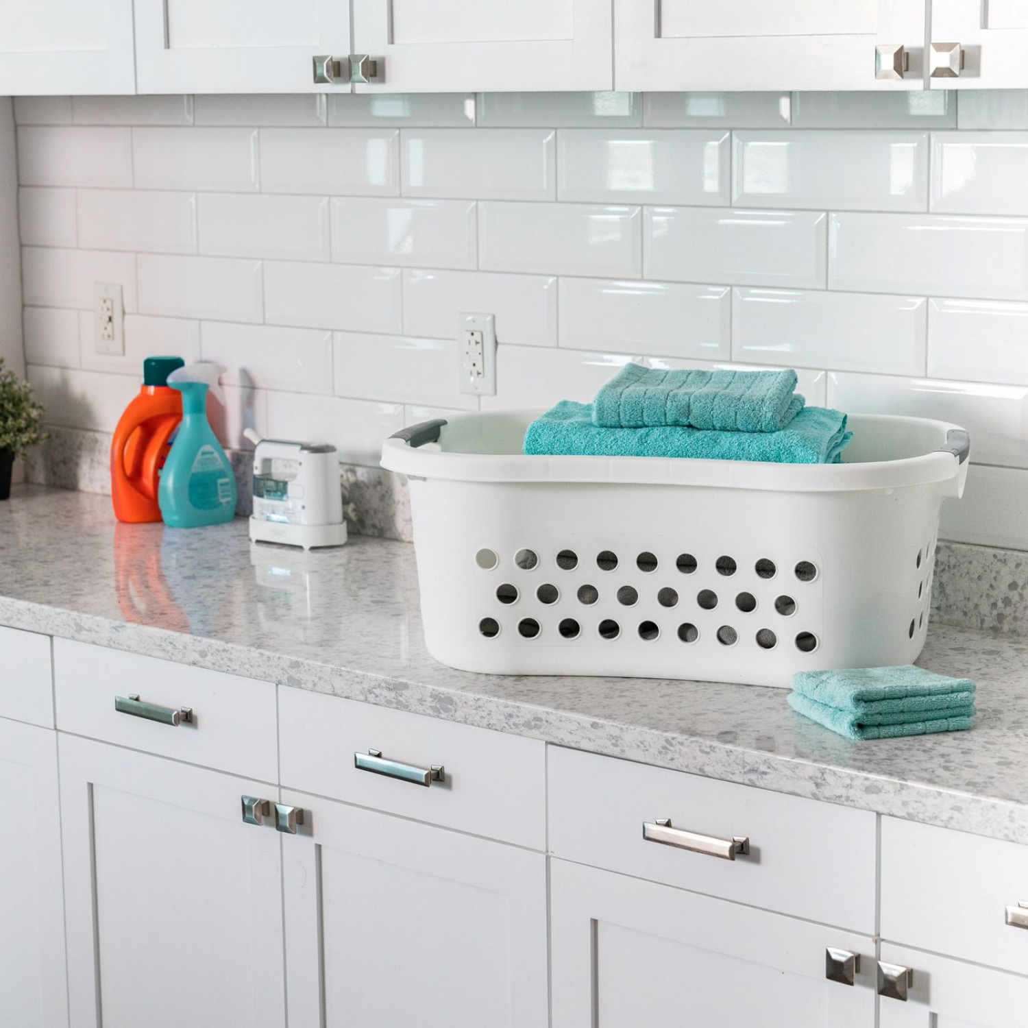 slide 3 of 4, Havenstay Hs Plastic Laundry Basket White, 1 ct