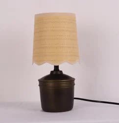 ROOM & RETREAT RR Natural Scalloped Poly Accent Lamp