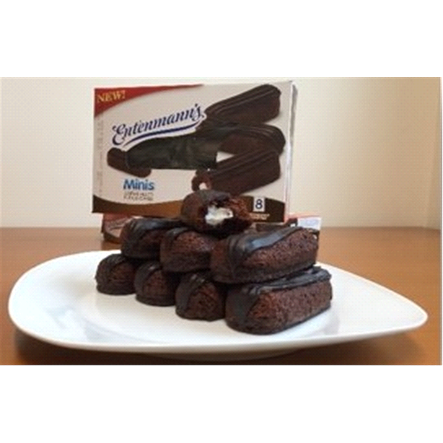 slide 2 of 5, Entenmann's Entenmanns Mini Creme Filled Fudge Cakes 8 Ct 13.8 Oz, 8 ct