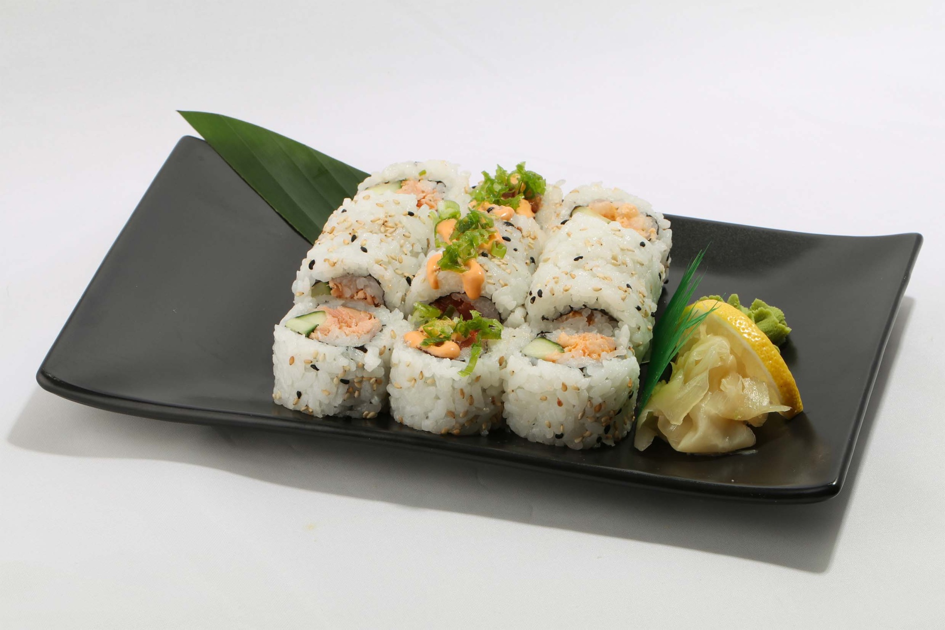 slide 1 of 1, Sushi With Gusto Assorted Spicy Comb, 1 ct