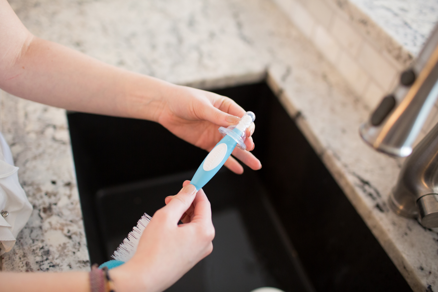 slide 4 of 4, Dr. Brown's Natural Flow Bottle Brushes - Blue, 2 ct