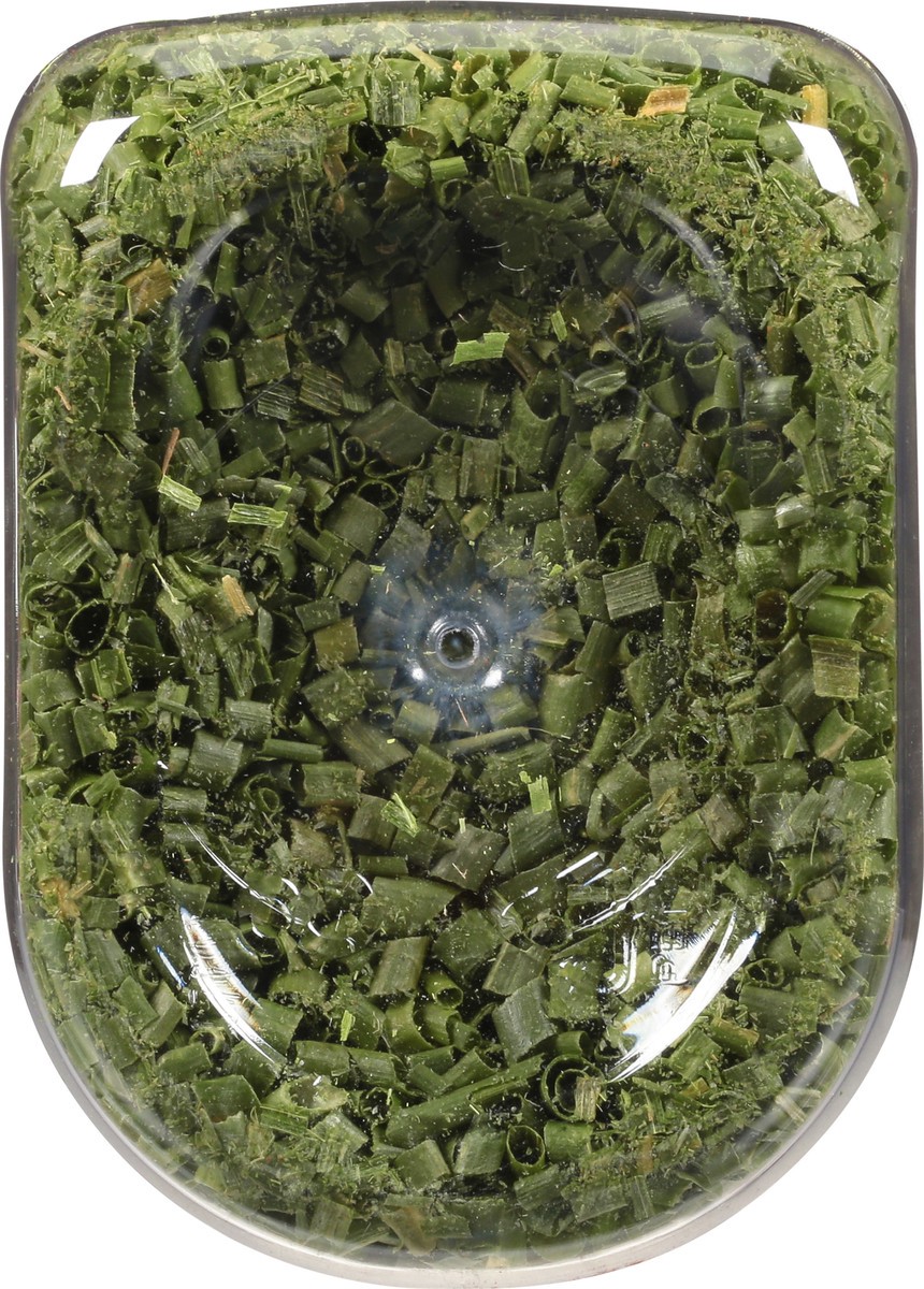 slide 10 of 14, Monarch Chopped Chives, 1.12 oz