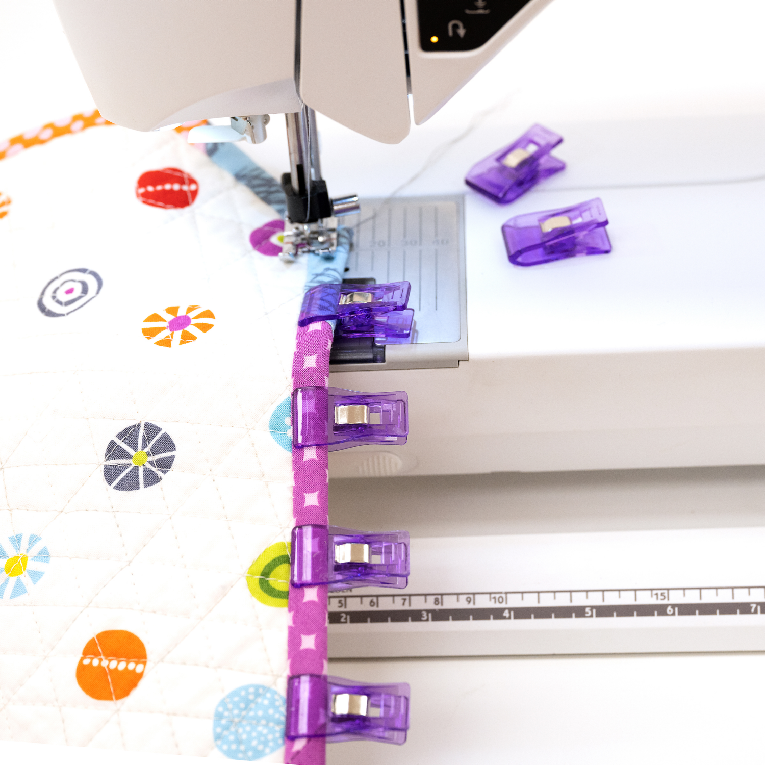 slide 3 of 3, Dritz Fabric Clips, 1 ct