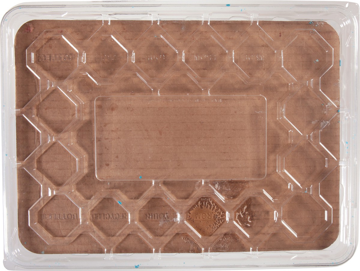 slide 4 of 14, Rich's Vanilla Celebration Cake with Vanilla Buttrcreme Icing 50 oz, 50 oz