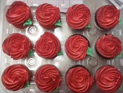 1/2 Strawberry Glazed Cream Cake (Covered)