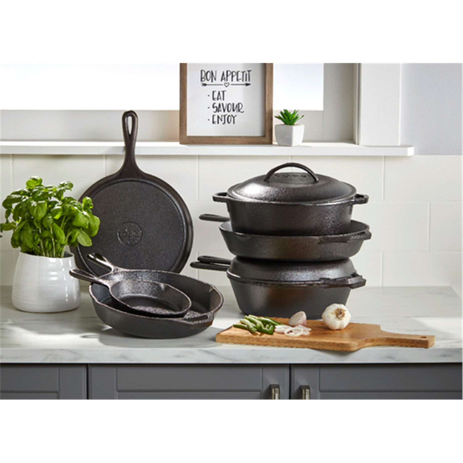 slide 1 of 1, Lodge 5qt Cast Iron Dutch Oven, 5 qt