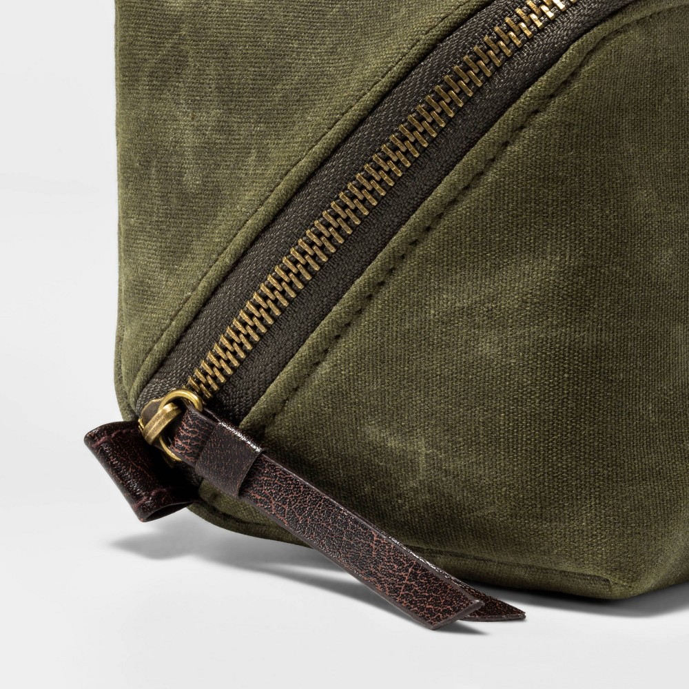 slide 4 of 4, Men's Olive Diagonal Zip Kit - Goodfellow & Co, 1 ct