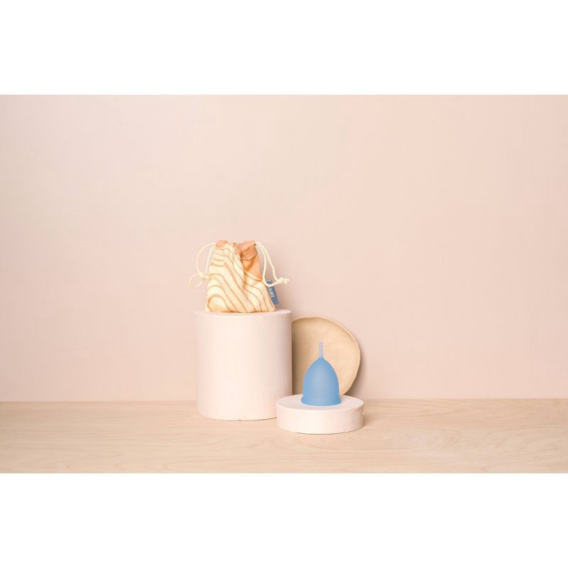 slide 3 of 4, Saalt Menstrual Cup - Ocean Blue - Regular, 1 ct
