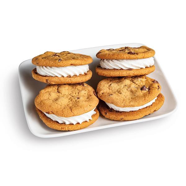 slide 1 of 1, Hy-Vee Bakery Fresh Chocolate Chip Sandwich Cookie Made With Ghirardelli Chips, 18 oz