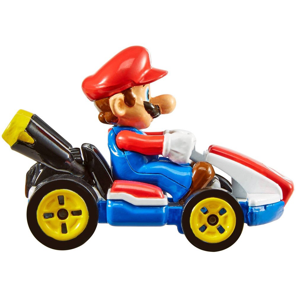 slide 9 of 13, Hot Wheels Mario Kart Circuit Trackset, 1 ct