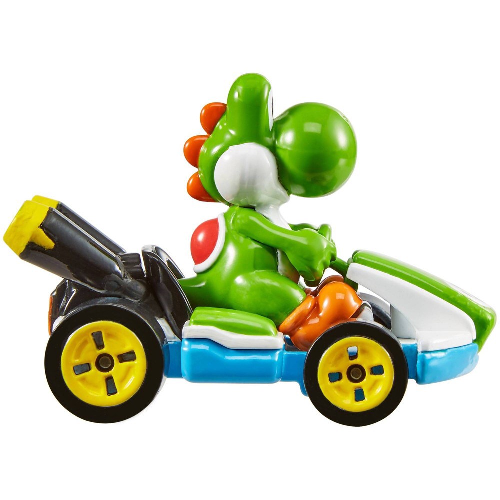 slide 10 of 13, Hot Wheels Mario Kart Circuit Trackset, 1 ct