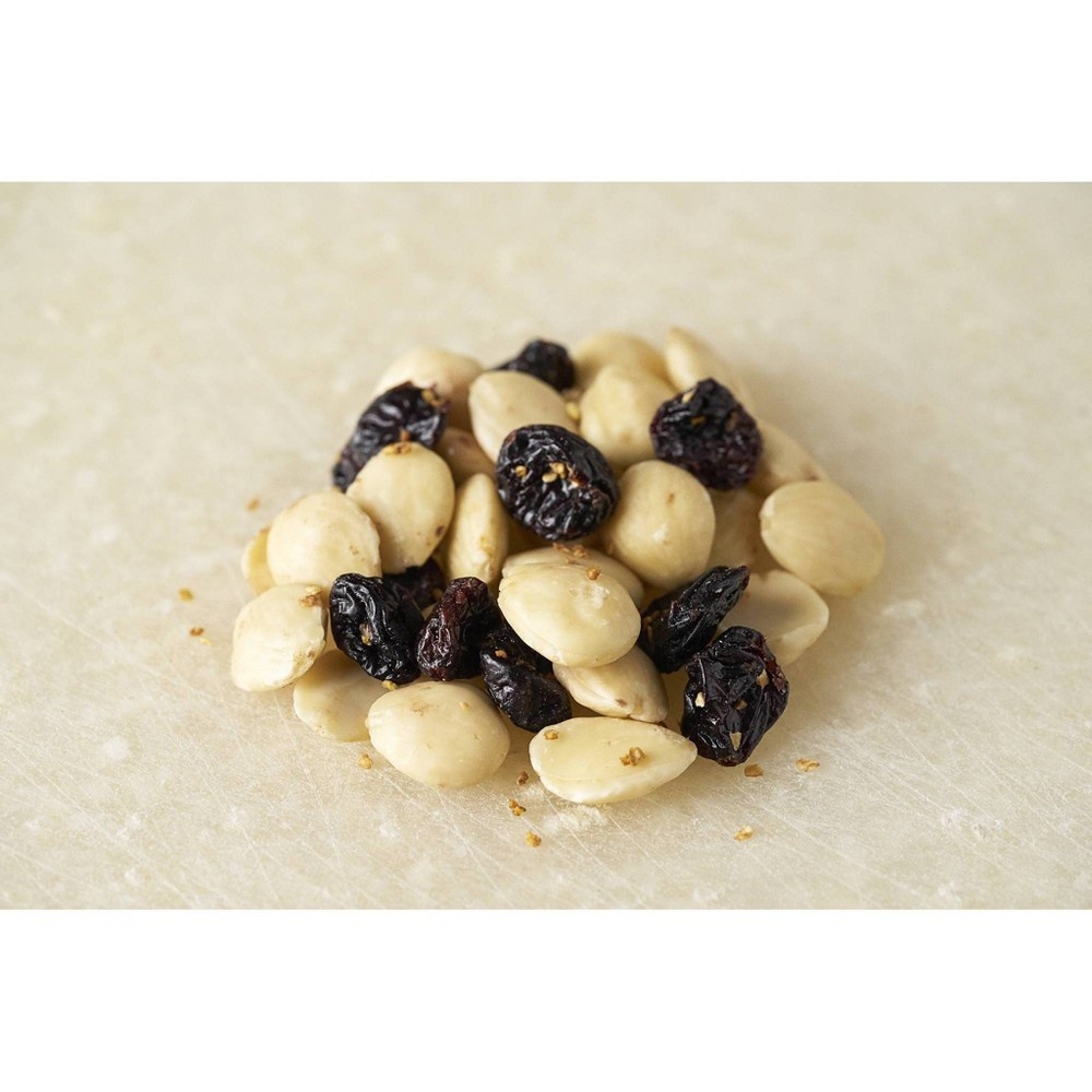 slide 5 of 5, Diamond Heirloom Reserve Marcona Nut & Fruit Snack Mix, 5.5 oz