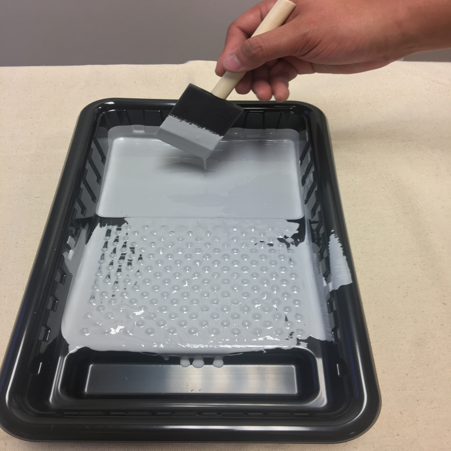 slide 2 of 2, Linzer 2 Foam Brush, 2 in