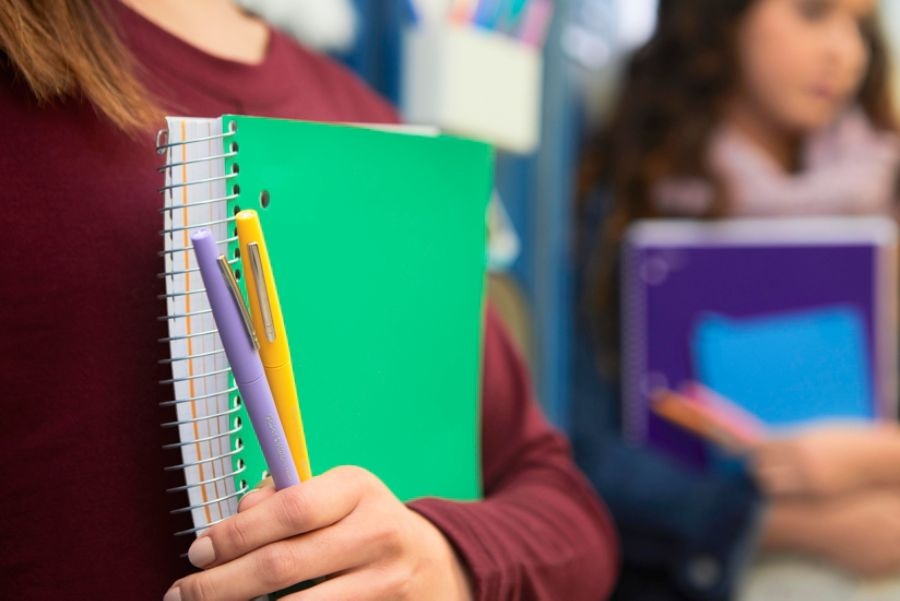 slide 7 of 7, Paper Mate Flair Felt Tip Pens, Medium Point, Assorted, Special Edition Retro Accents, 6 Pack, 6 ct