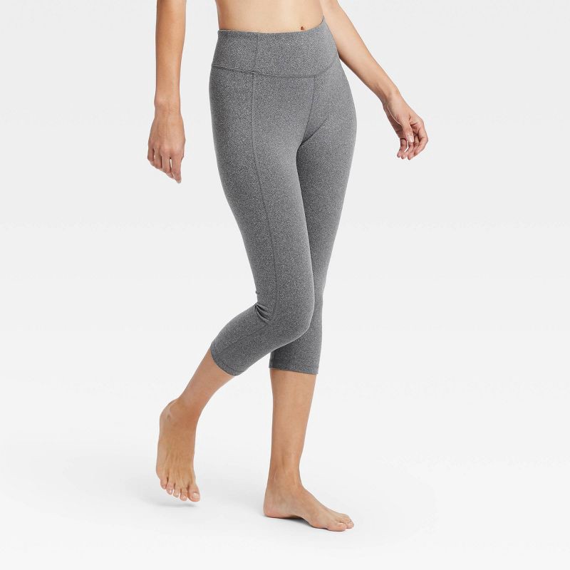 Women's Simplicity Mid-Rise Capri Leggings 20 - All in Motion