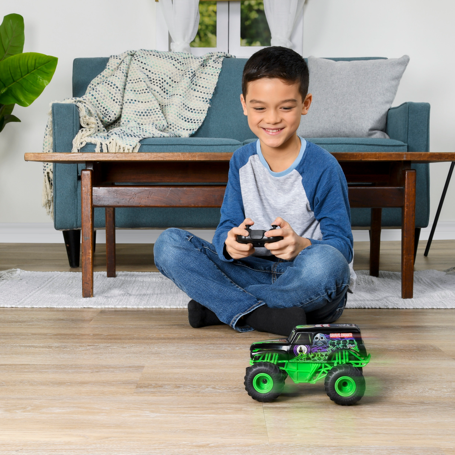 slide 5 of 8, Monster Jam, Official Remote Control Monster Truck, 1:24 Scale, 2.4 GHz, for Ages 4 and Up (Styles May Vary), 1 ct