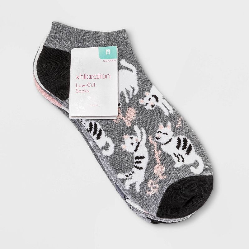 slide 2 of 2, Women's Playful Cats 6pk Low Cut Socks - Gray/White 4-10: Tagless, Lightweight, Animal Pattern, 6 ct