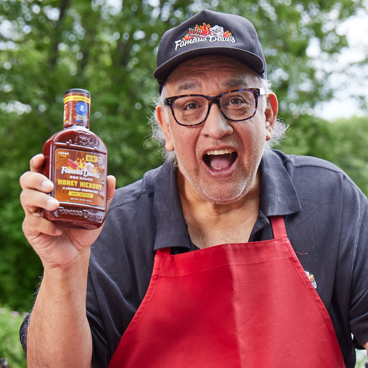 slide 3 of 4, Famous Dave's Mild Smoky Sweetness Honey Hickory BBQ Sauce 20 oz, 20 oz