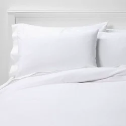 Full/Queen Easy-Care Duvet Cover & Sham Set White - Room Essentials