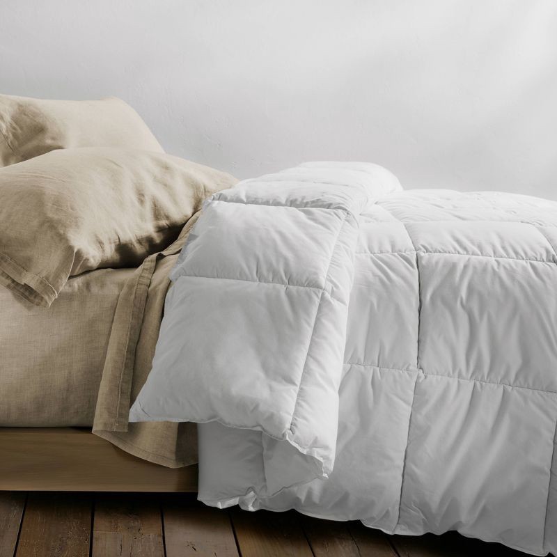 slide 2 of 7, Full/Queen Ultra Weight Premium Down Alternative Comforter - Casaluna™: Hypoallergenic, 250 Thread Count, Percale Weave, 1 ct