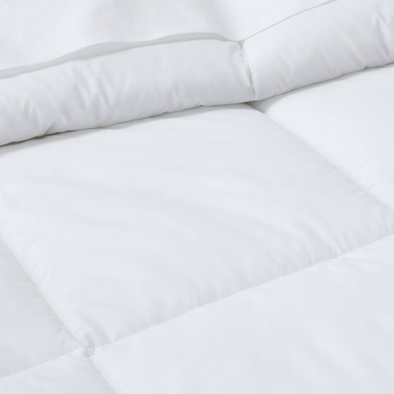 slide 5 of 7, Full/Queen Ultra Weight Premium Down Alternative Comforter - Casaluna™: Hypoallergenic, 250 Thread Count, Percale Weave, 1 ct