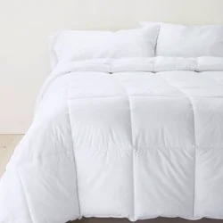 King Ultra Weight Premium Down Alternative Comforter - Casaluna™: Hypoallergenic, 250 Thread Count, Cotton Blend