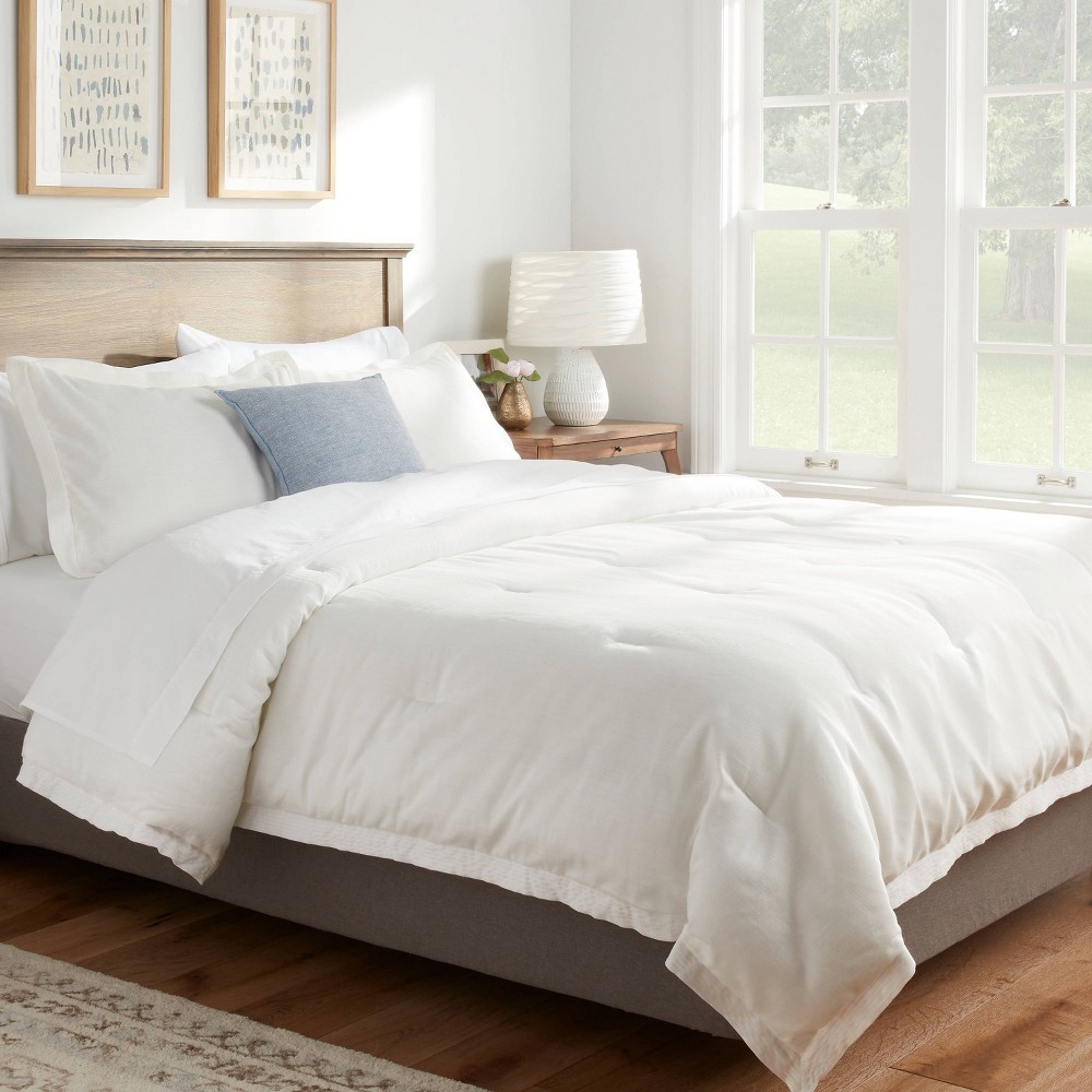 slide 4 of 4, King Family-Friendly Comforter & Sham Set White Chambray - Threshold, 1 ct