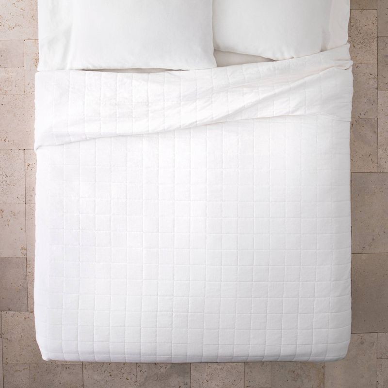 slide 3 of 3, Full/Queen Heavyweight Linen Blend Quilt White - Casaluna™, 1 ct