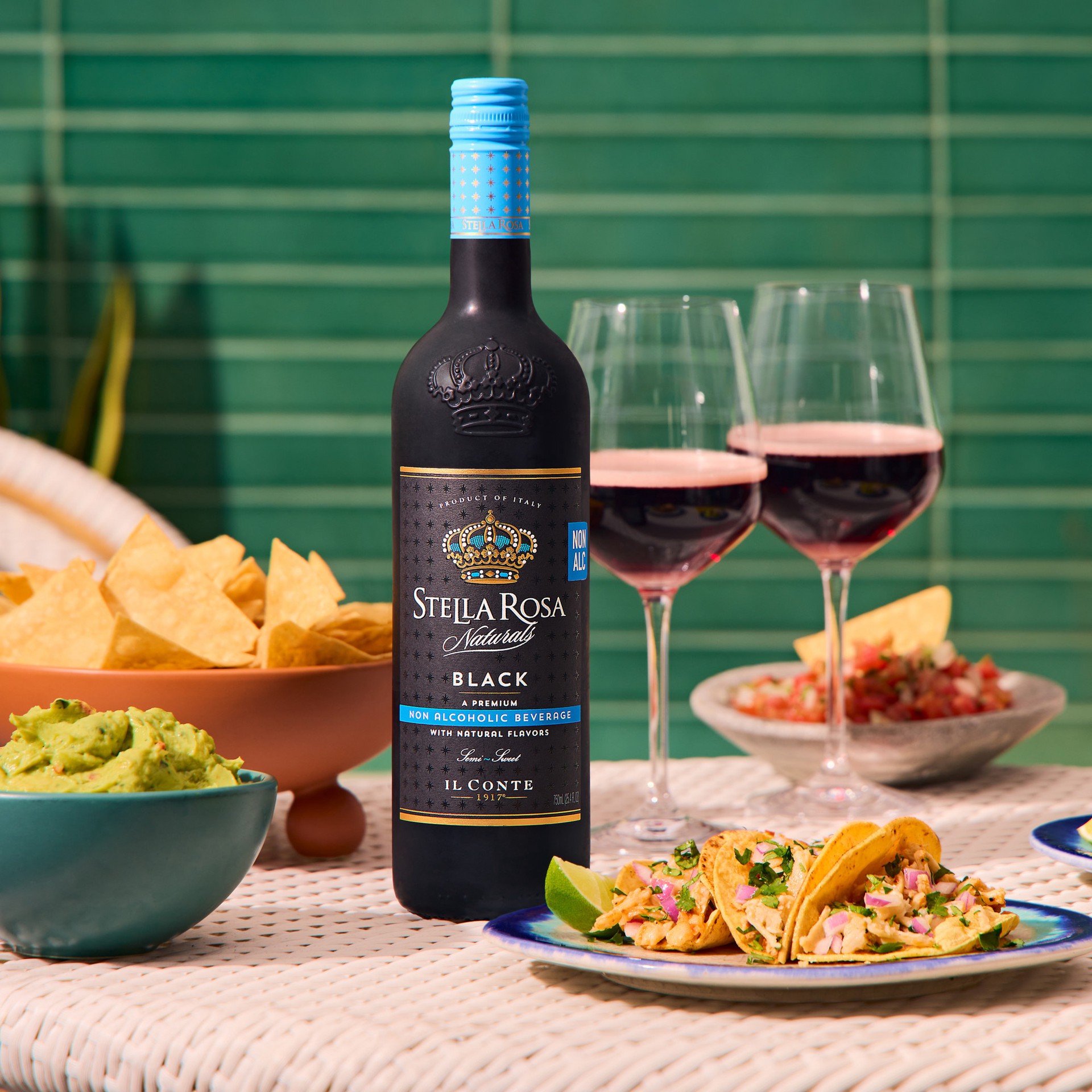 slide 4 of 10, Stella Rosa Naturals Black Naturals Non-Alcoholic Beverage 750mL, 750 ml