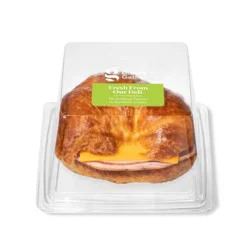 Ham & Cheddar on a Croissant Sandwich - 5oz - Good & Gather™