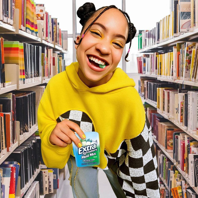 slide 6 of 9, Extra Refreshers Sugar-Free Mint Gum Mix Chewing Gum - 40ct Bottle, 40 ct