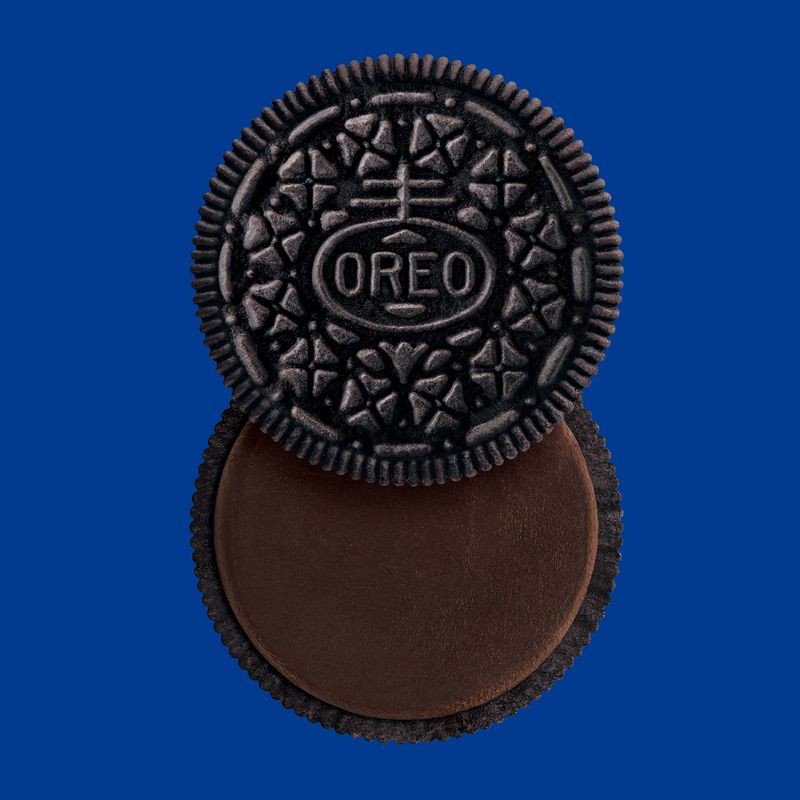 slide 3 of 12, Oreo Dark Chocolate Creme Chocolate Sandwich Cookies Family Size - 17oz, 17 oz