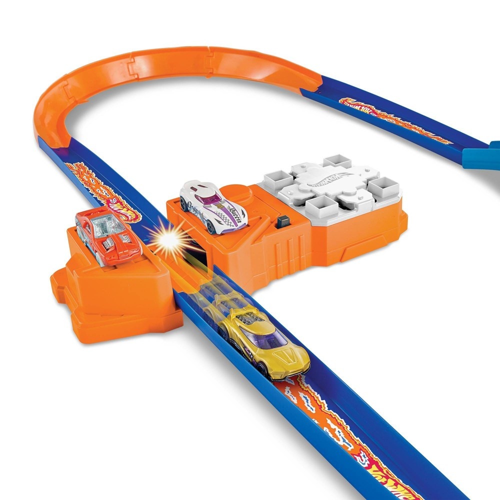 Hot Wheels Flying Customs Hot Curves Super Jump Trackset 1 ct | Shipt