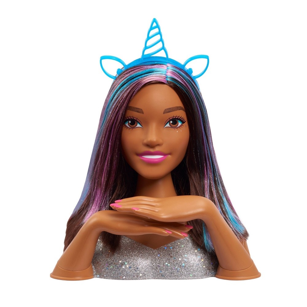 slide 5 of 9, Barbie Deluxe Glitter and Go Styling Head, Brown Hair, 20 ct